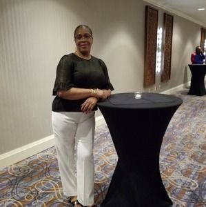 Meet your Posher, Joan